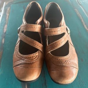 Clarks Women's size 8